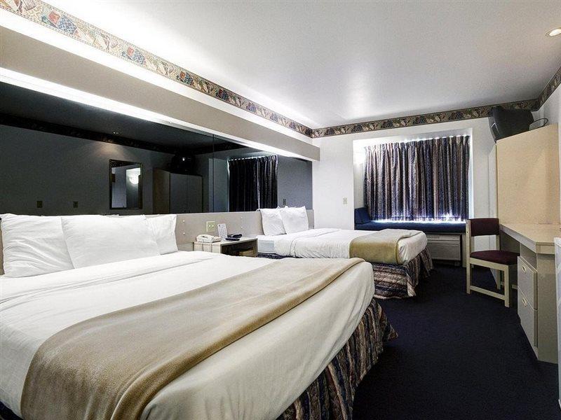 Americas Best Value Inn Racine Extérieur photo