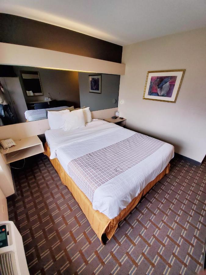 Americas Best Value Inn Racine Extérieur photo